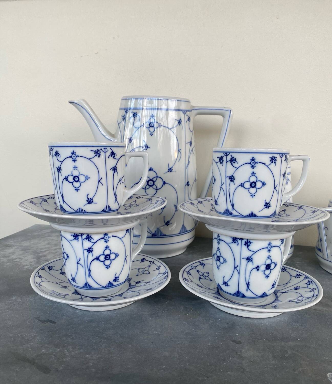 Jager Eisenberg Porcelain 13 Piece Tea Set