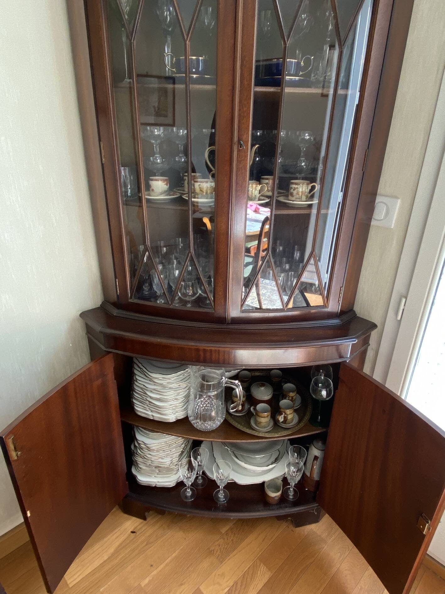 Vitrine Encoignure Anglaise - Vaisselier d’angle Acajou