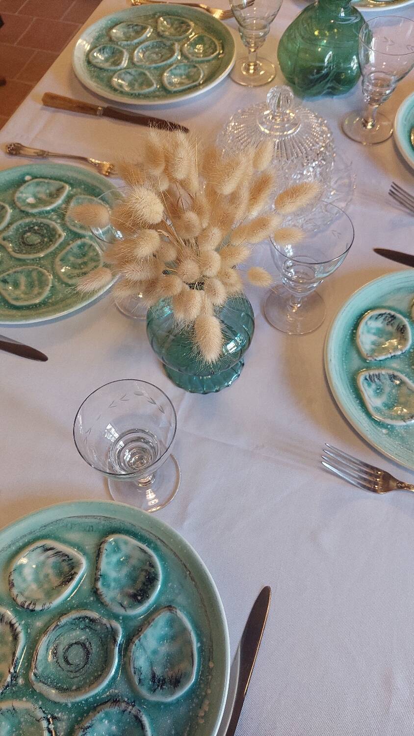 Set of 6 handmade concrete oyster plates