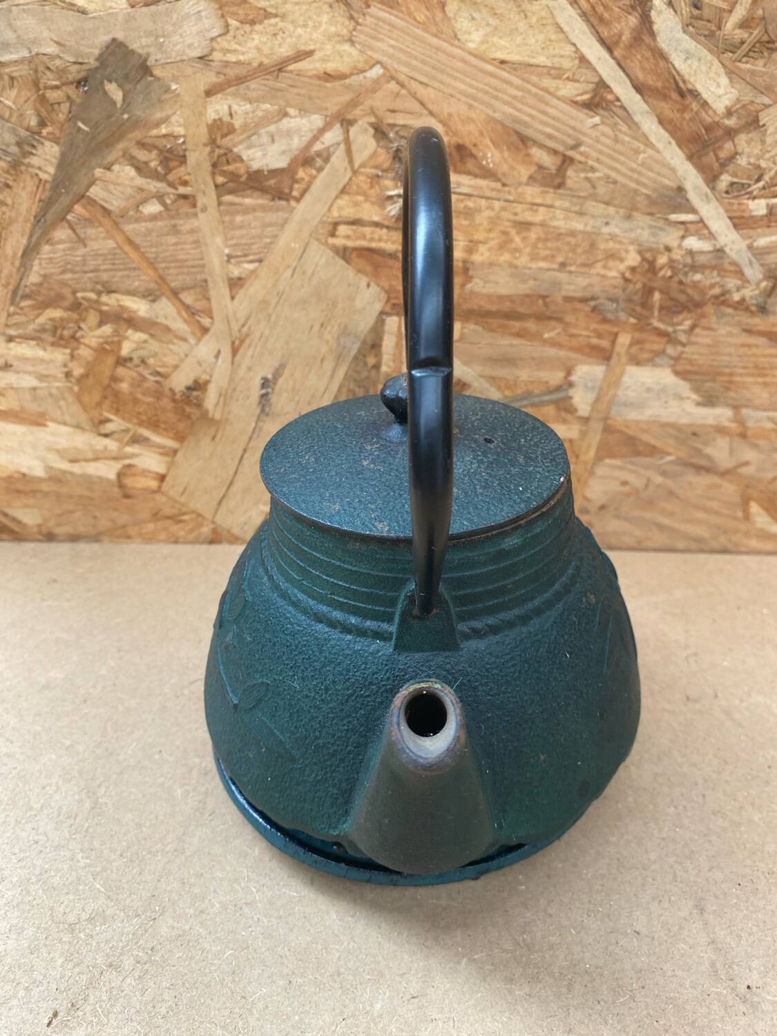 Antique japanese green cast iron teapot flower decor + vintage stand