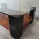 Table basse en placage de loupe d'orme circa 1980