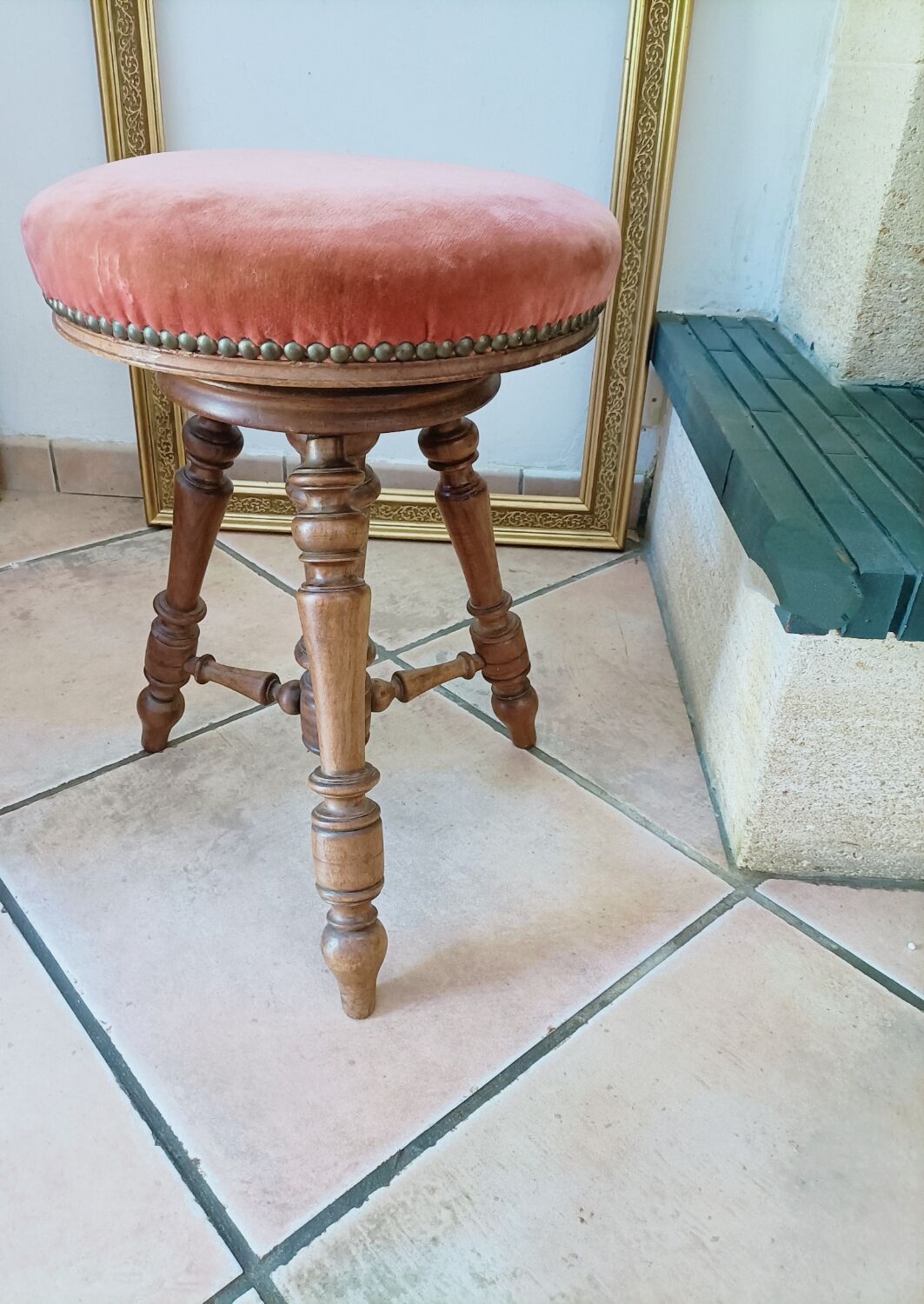 Piano stool