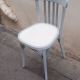 Chaise bistrot en bois peint