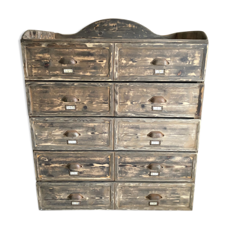 Antique chest of drawers
