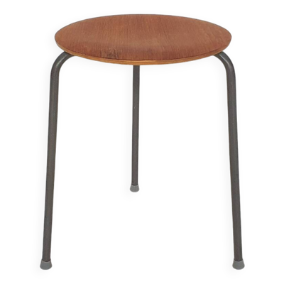 Tabouret tripode en teck et métal inspiré d'Arne Jacobsen, Danemark, années 1960