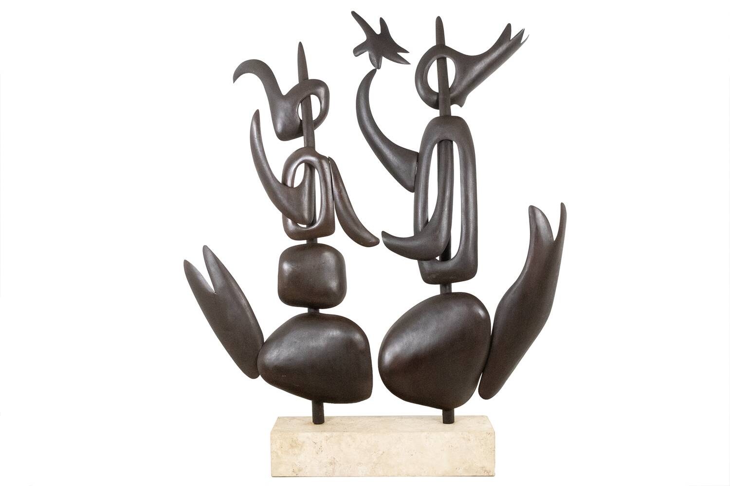 Antonine de Saint Pierre. Curved metal sculpture. Contemporary work.