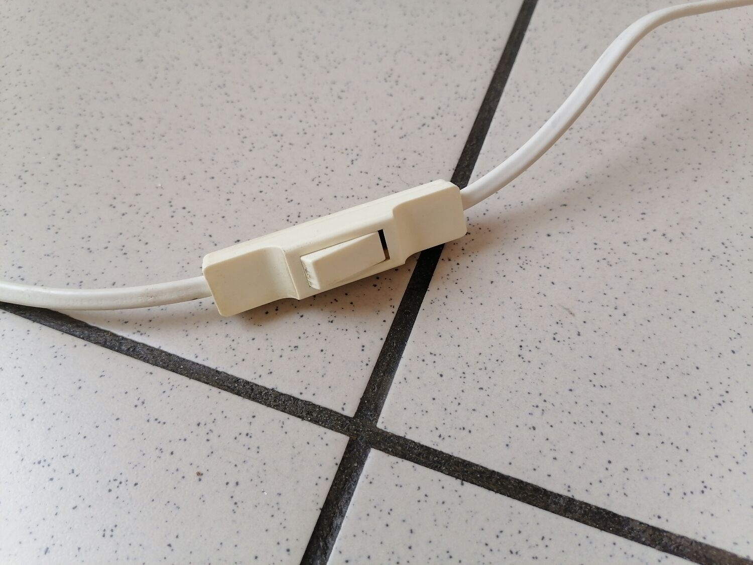 Pair of wooden scissor wall lamps