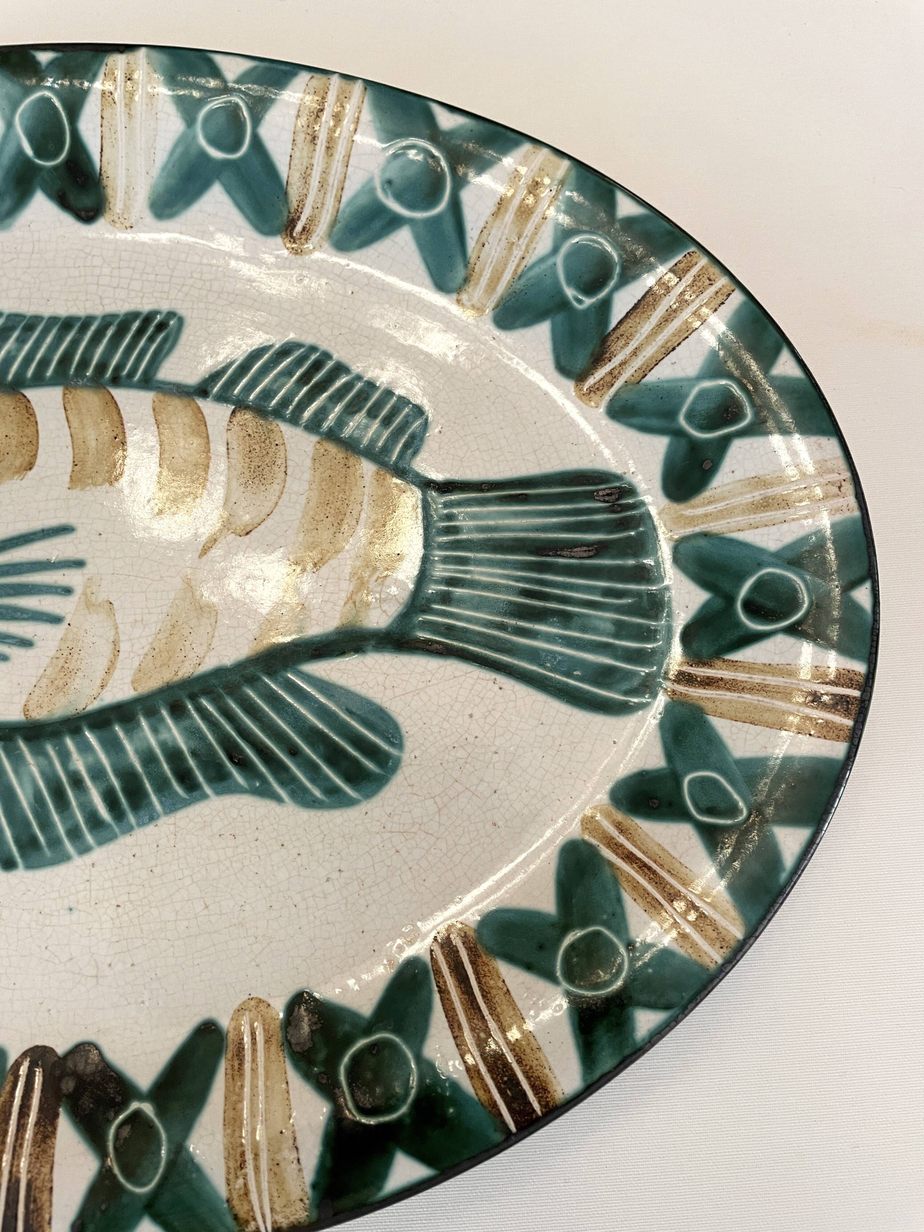 Plat Robert Picault Vallauris décor au poisson