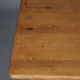 Table en pin suédois par Gilbert Marklund pour Furusnickarn Ab, années 1960