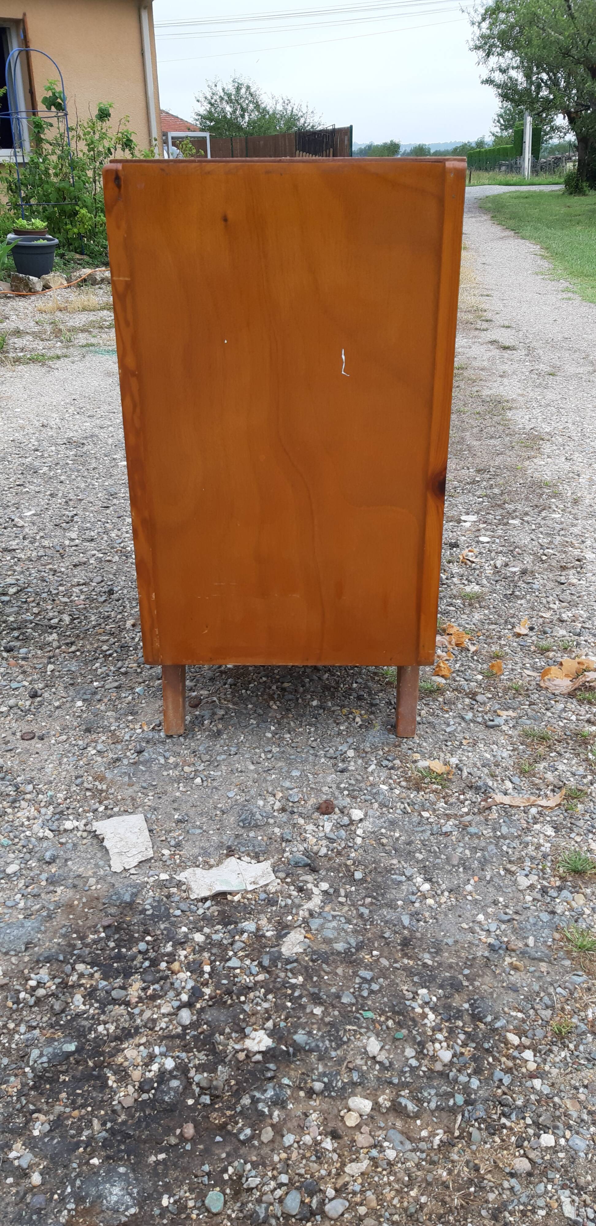 Vintage chest of drawers of the 50s in wood