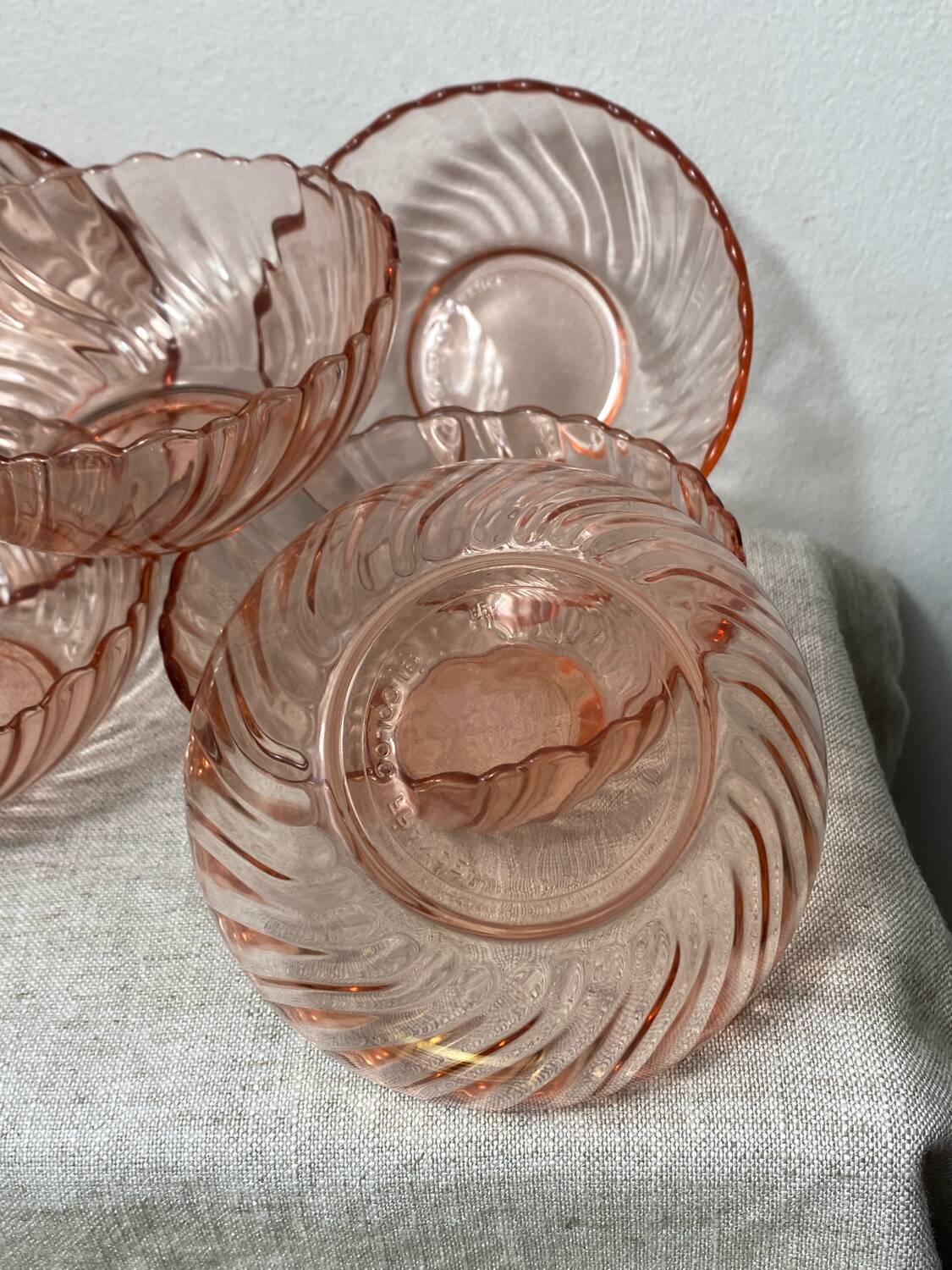 Six coupelles Arcoroc modèle Rosaline en verre rose