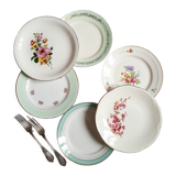 Assiettes plates anciennes dépareillées en faïence avec liserets dorés