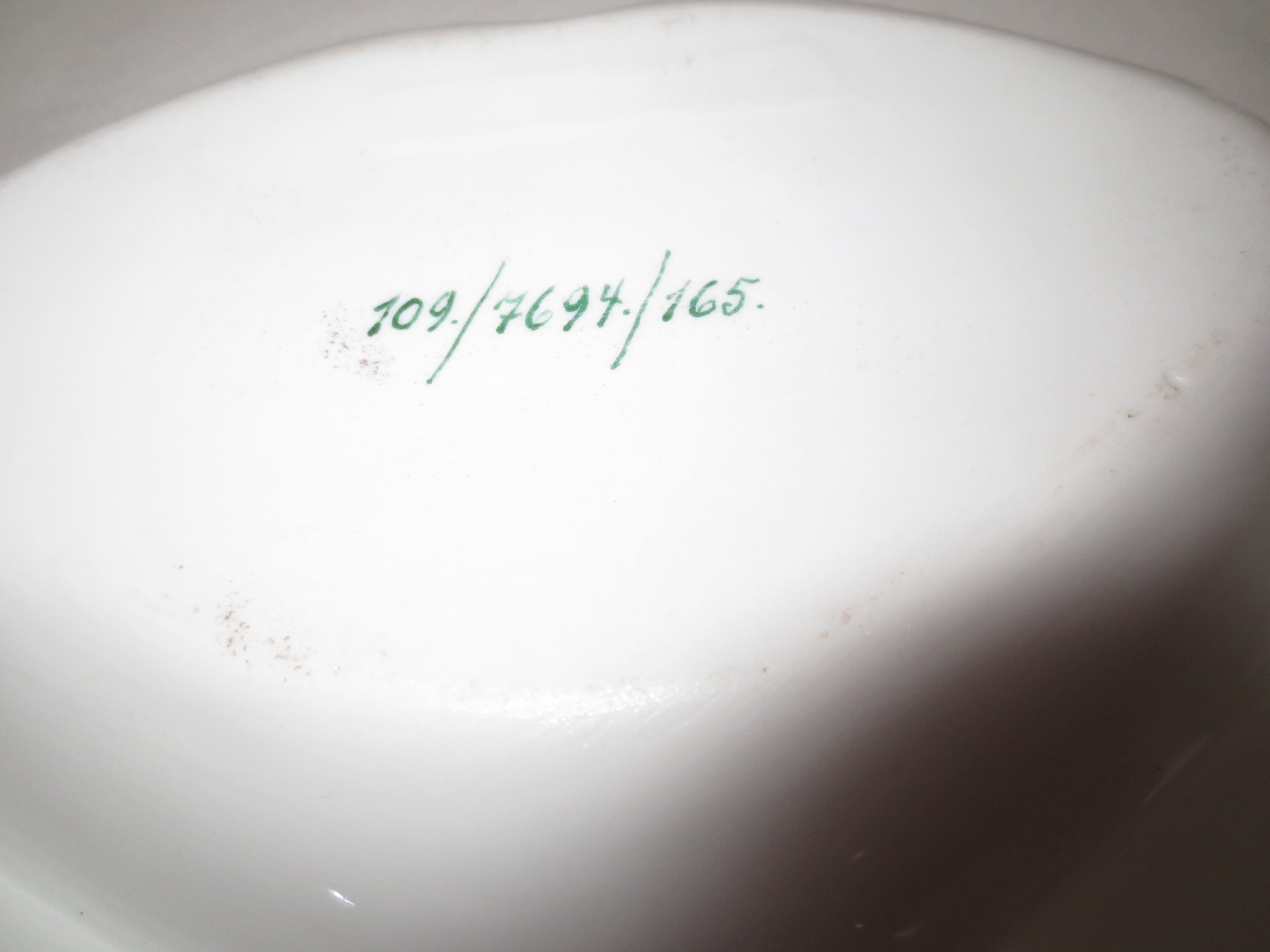 Numbered decorated porcelain quarter dish for hors d'oeuvre or other
