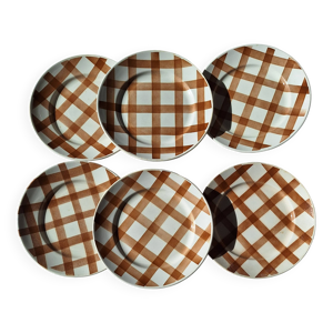 6 assiettes plates nappe