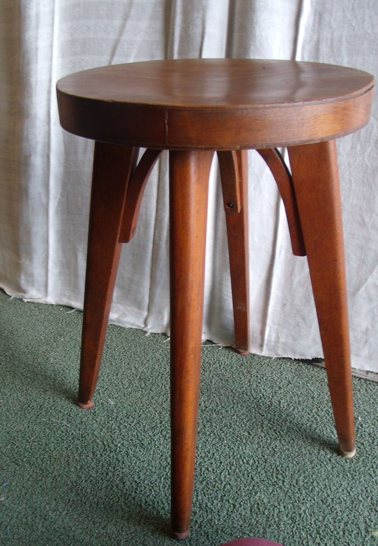 Tabouret à pieds compas et bois courbé