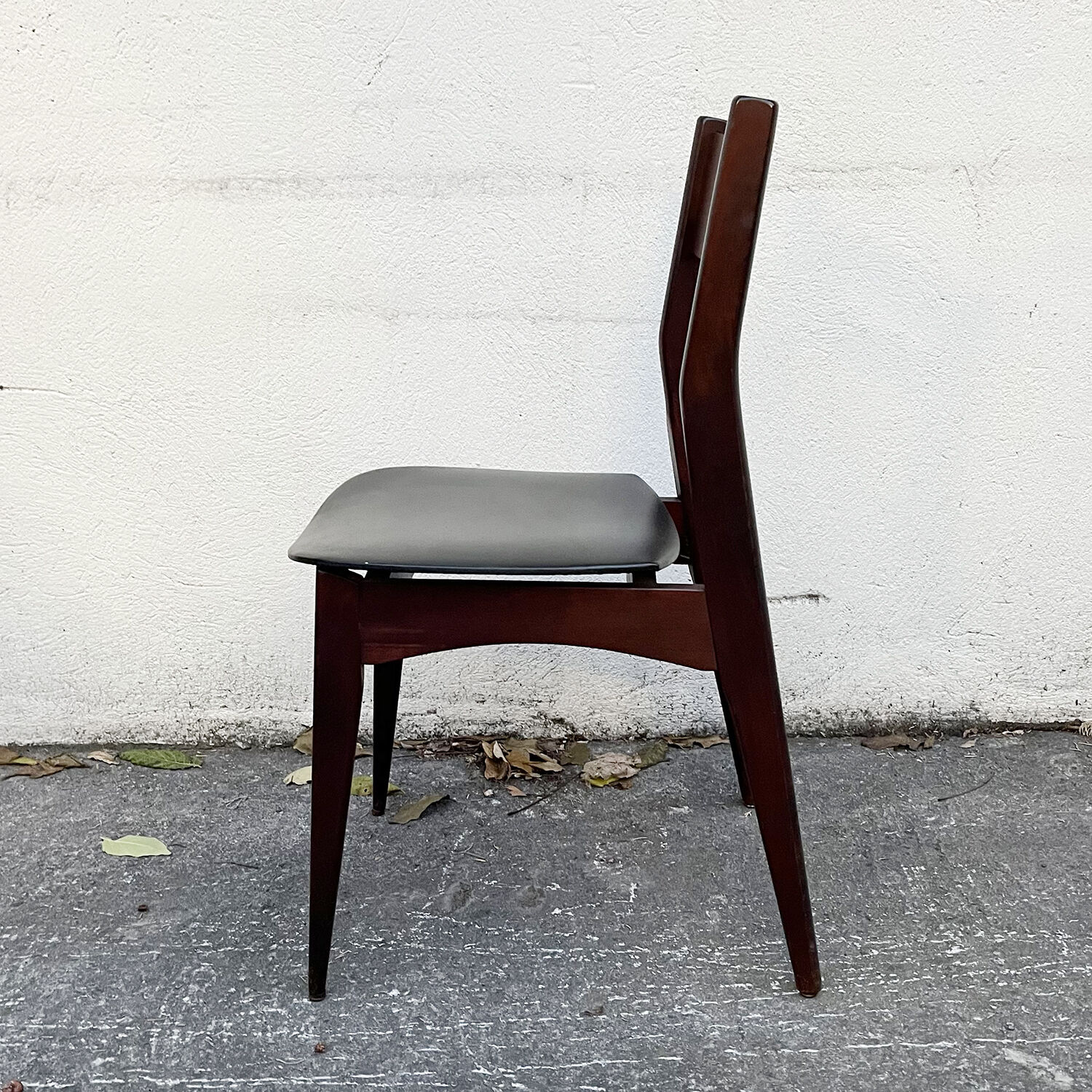 Series of 4 Scandinavian chairs