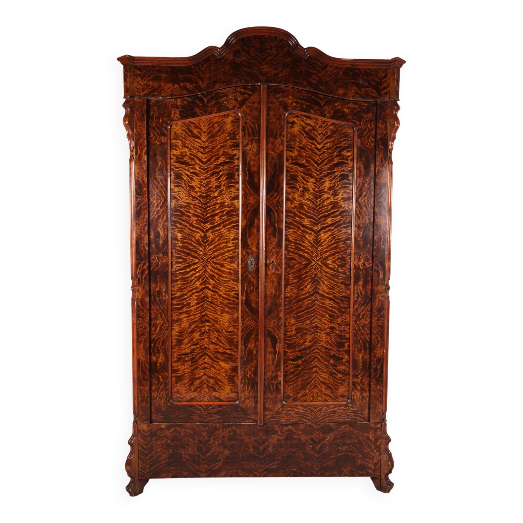 19th Century Pine Linen Cupboard / Wardrobe with Flame Veneer