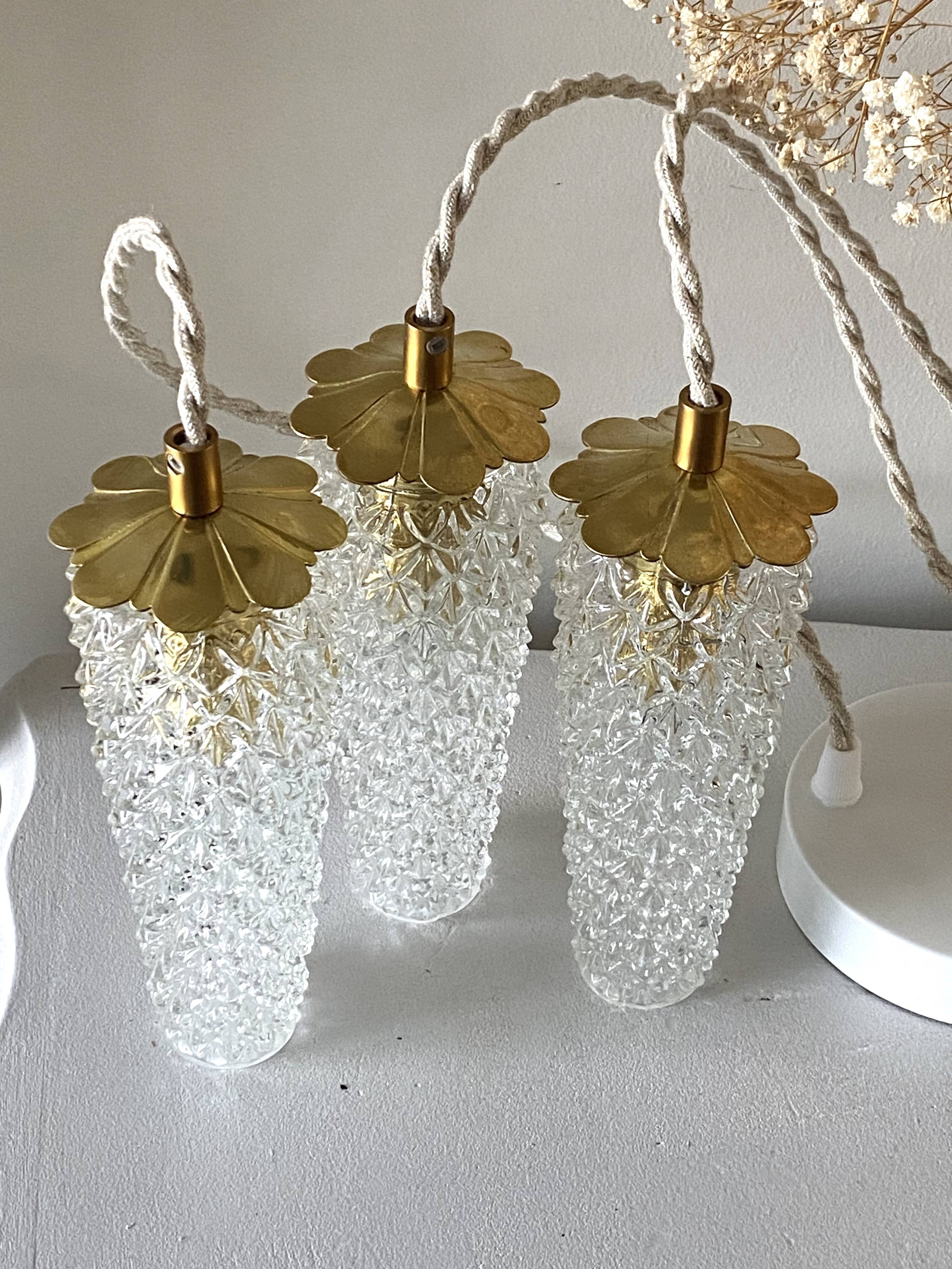 Waterfall pendant light 3 vintage tulips