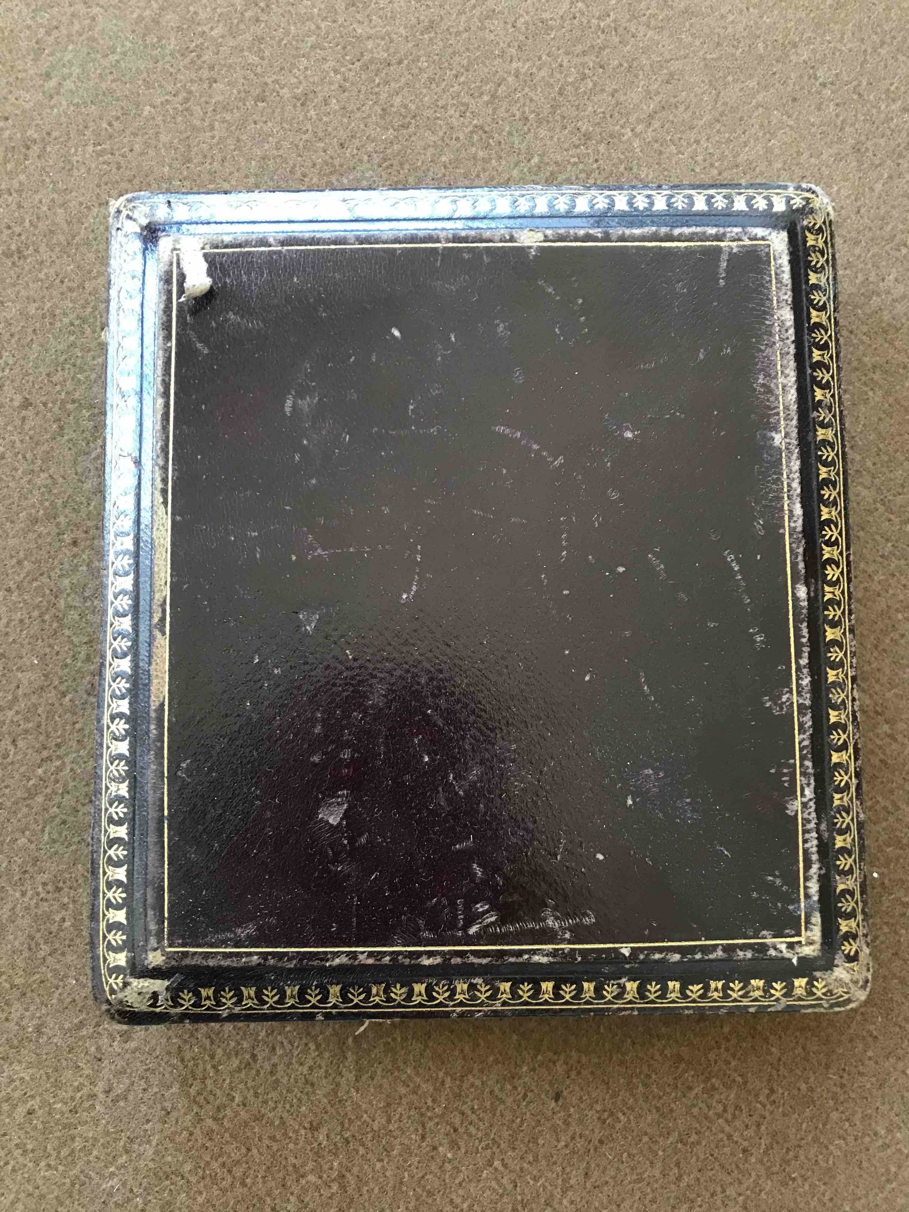 12 Silver metal oyster forks in their box