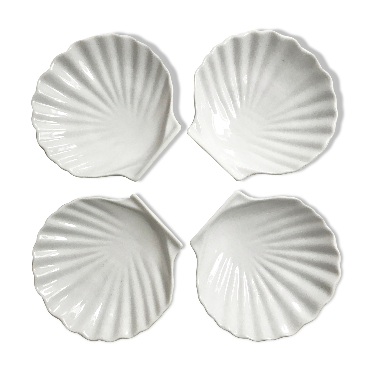 Set of 4 porcelain shells cups
