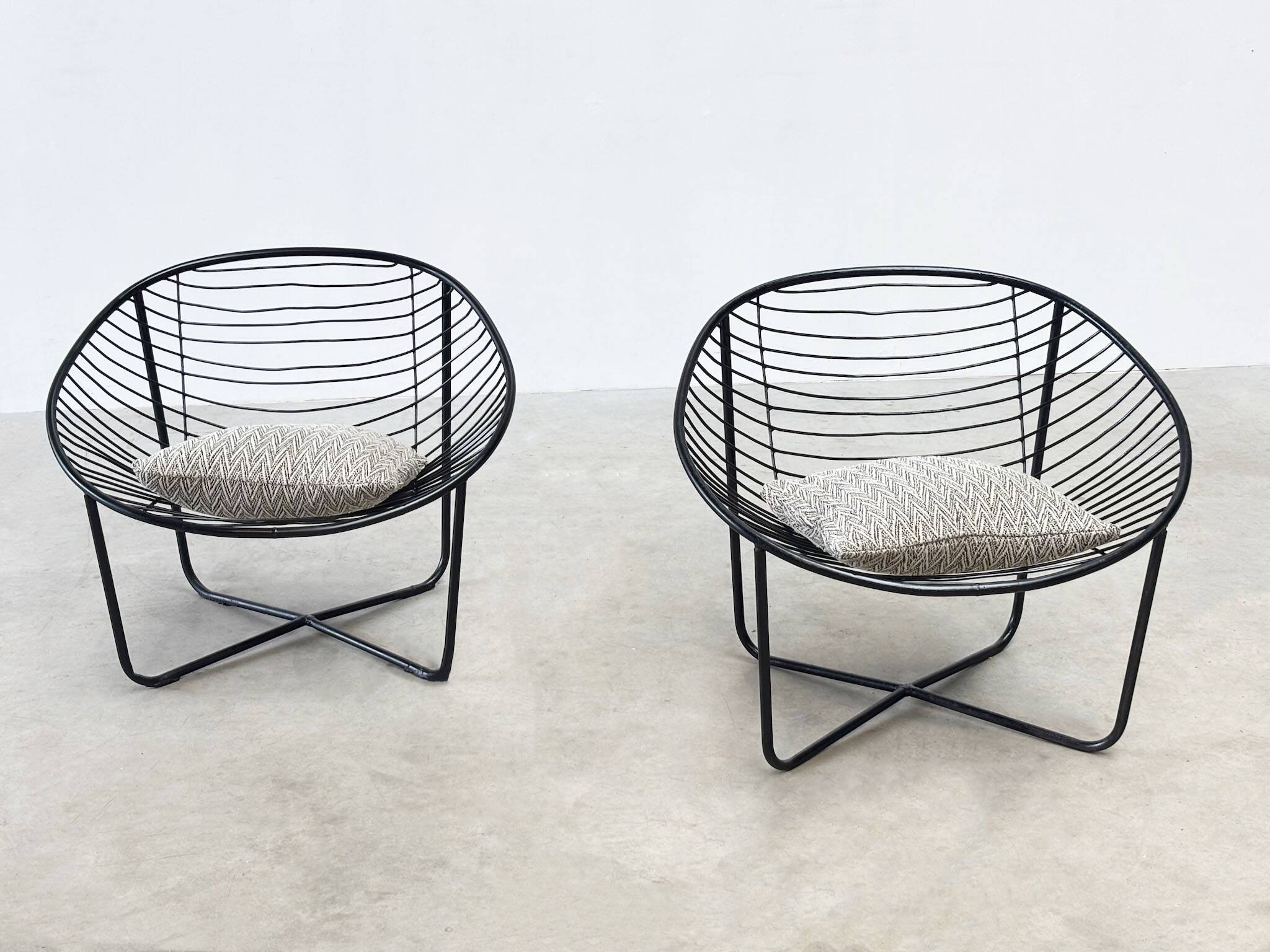 Ensemble de deux chaises longues des années 1950 par Jean Louis Bonnant