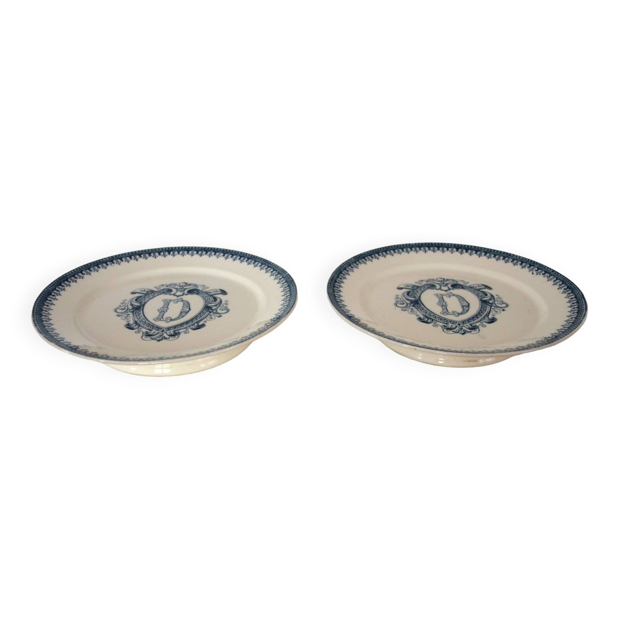 2 plates on foot Terre de fer Vermont & Blanchet circa 1900