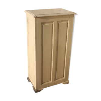 Old Parisian counter