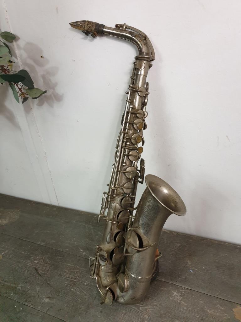 Saxophone Couesnon