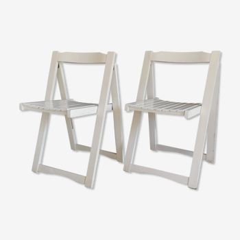 Folding chairs