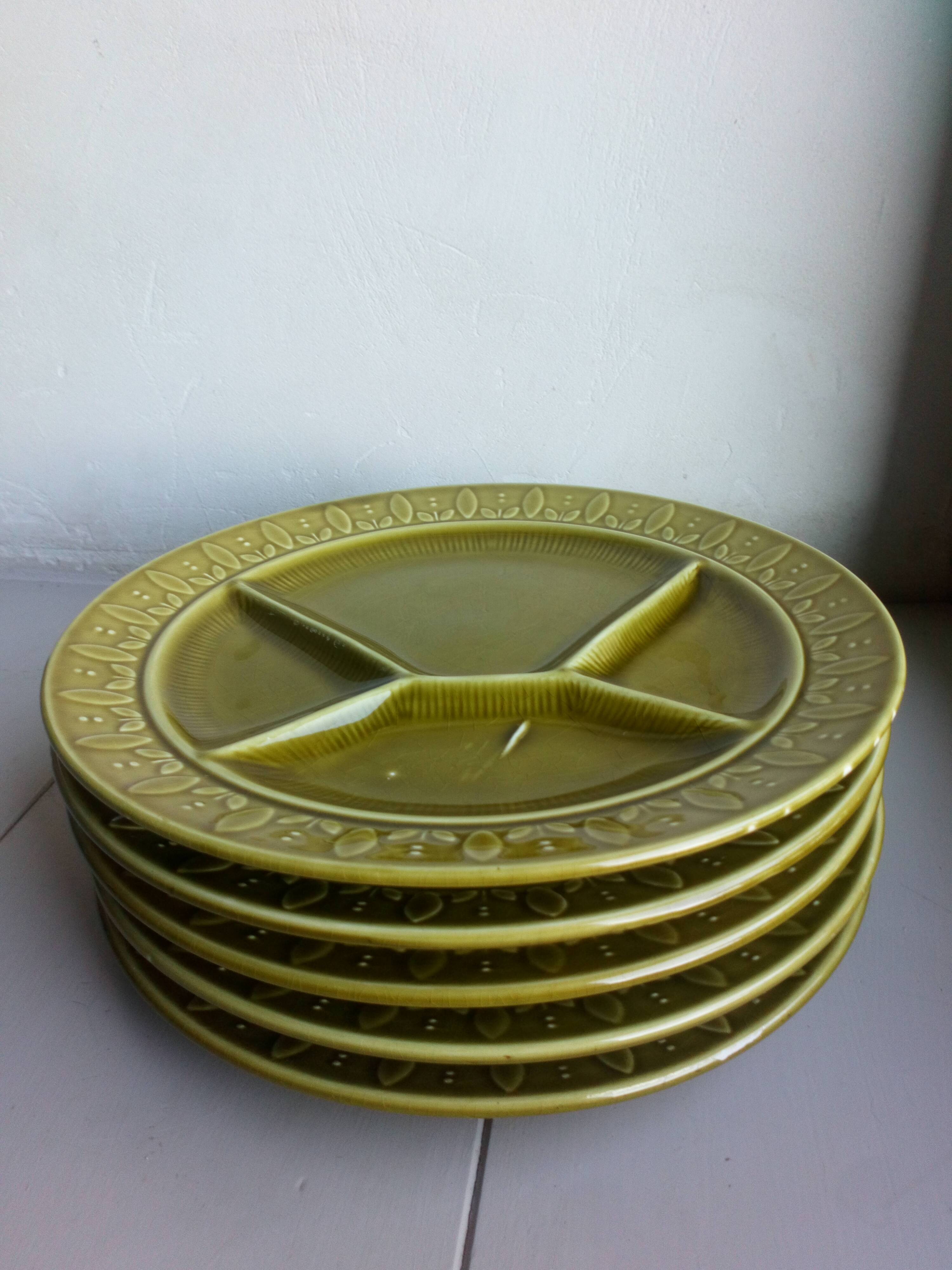 Five plates with scandinavian ceramic hors d'oeuvres