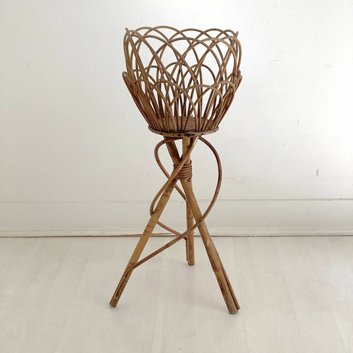 Vintage 70s rattan plant holder