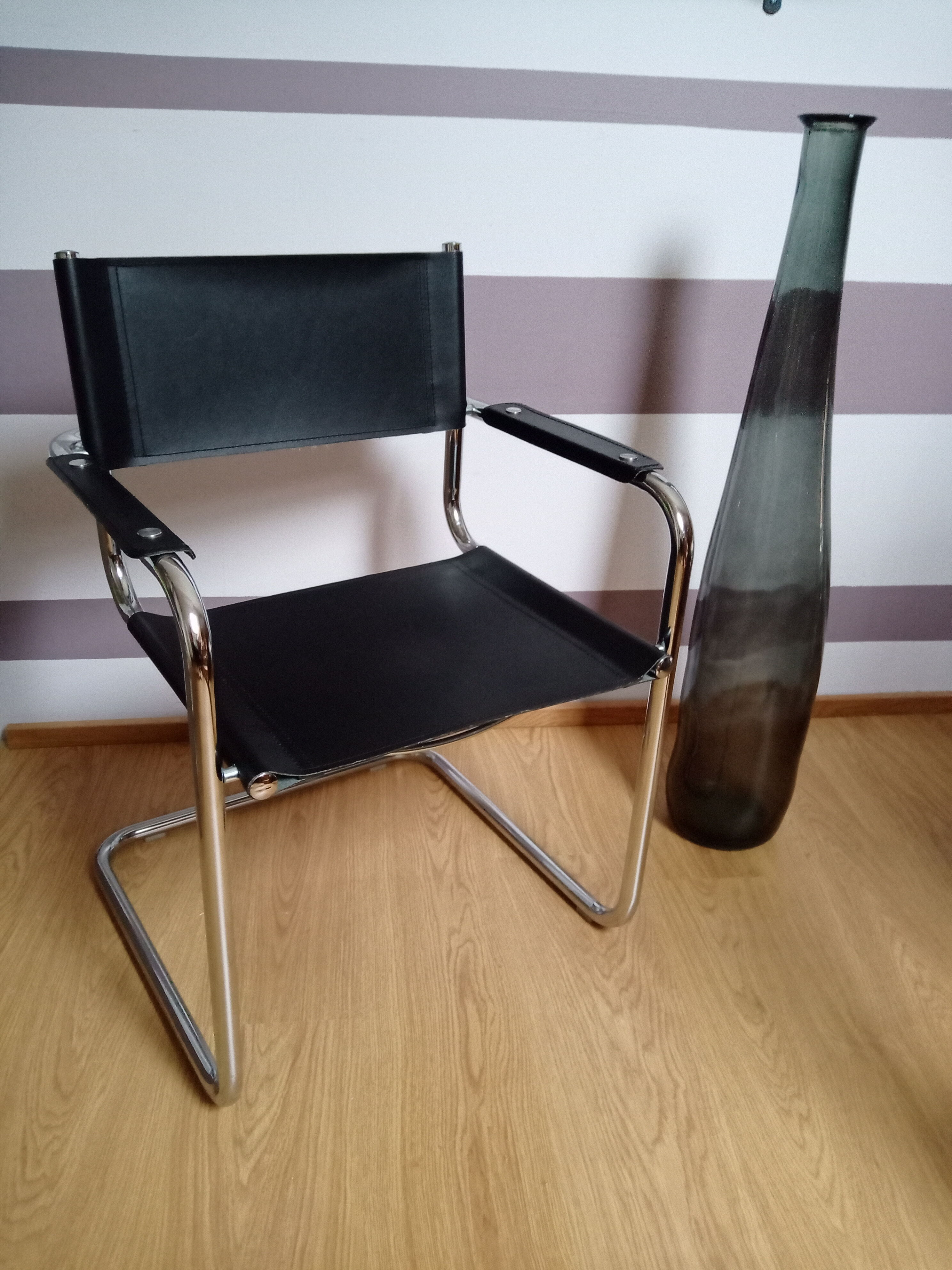 Cantilever S34 model armchair