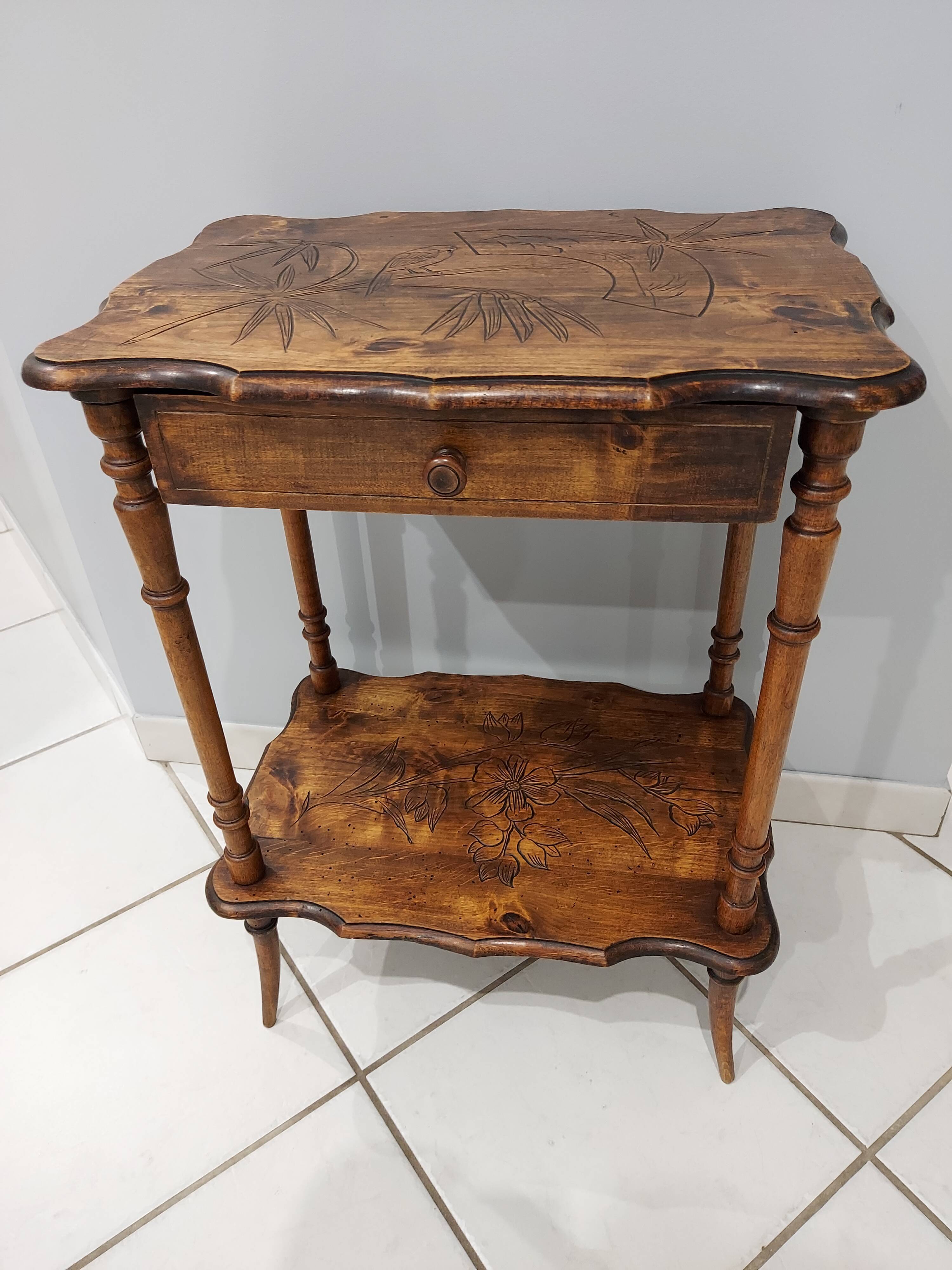 Gueridon scelette bois de style Art nouveau