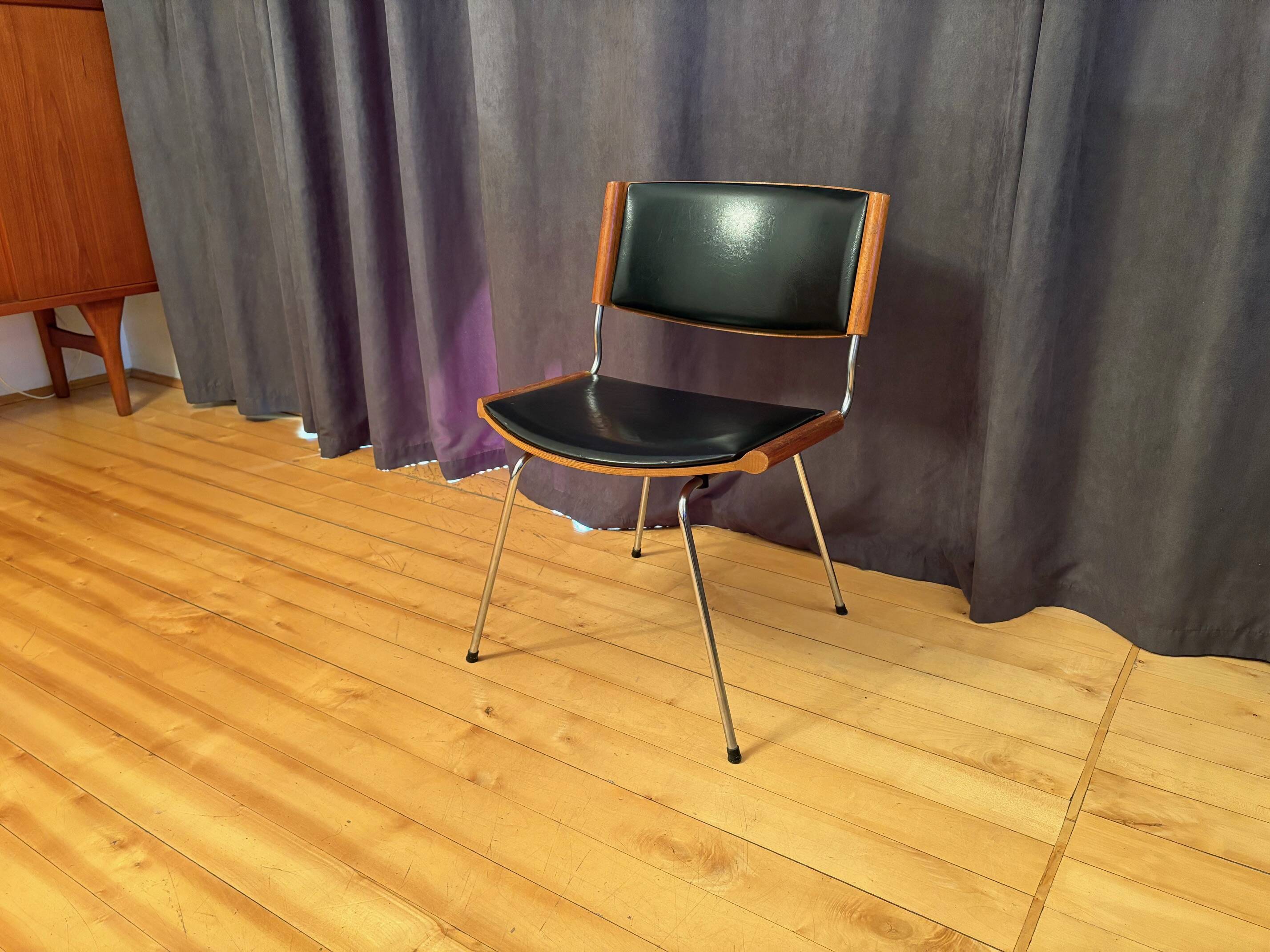 Badminton Chair ND 150, designed by Nanna and Jørgen Ditzel, Kolds Savvaerk