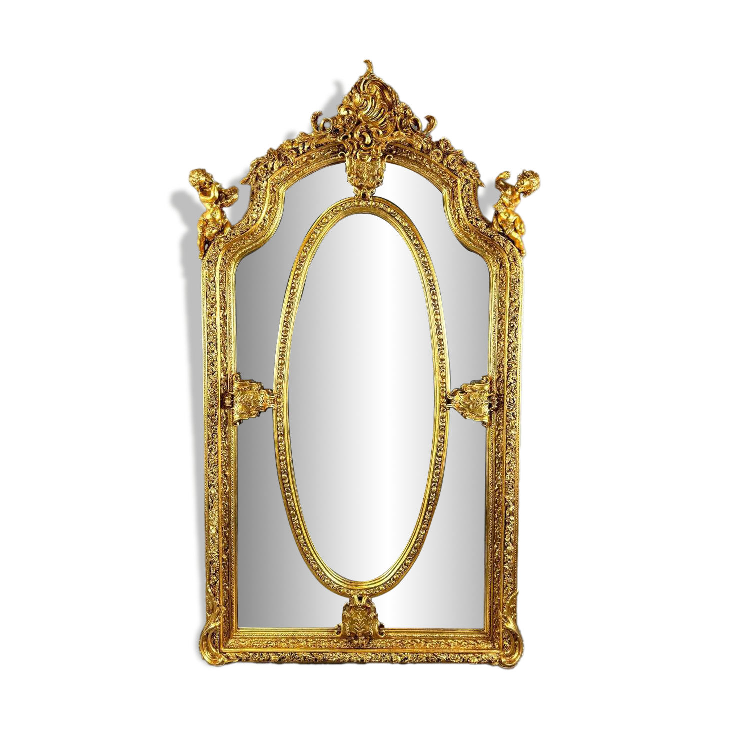 Grand miroir style Louis XV en bois sculpté et doré, XIXe siècle