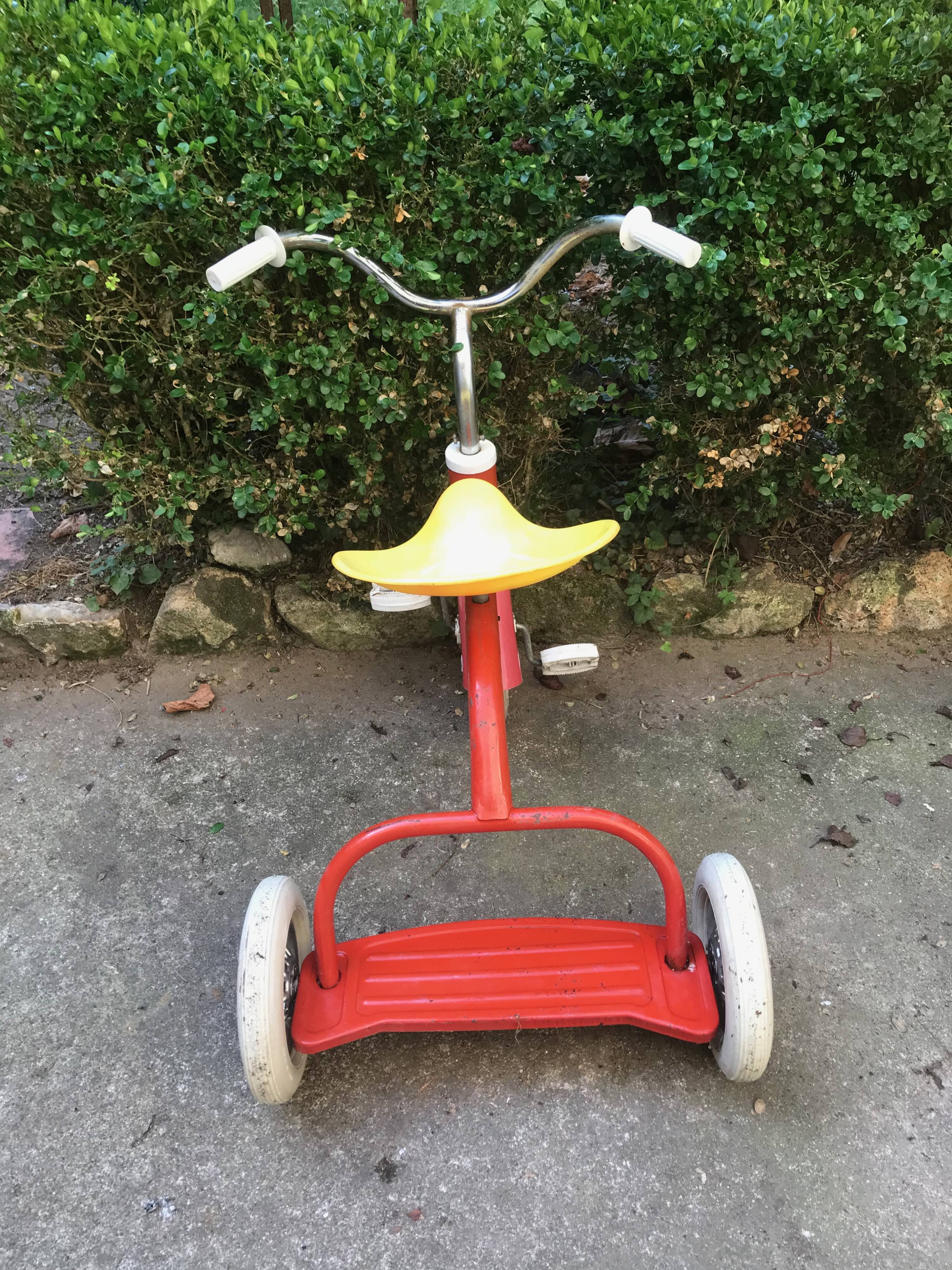 Trycycle vintage child