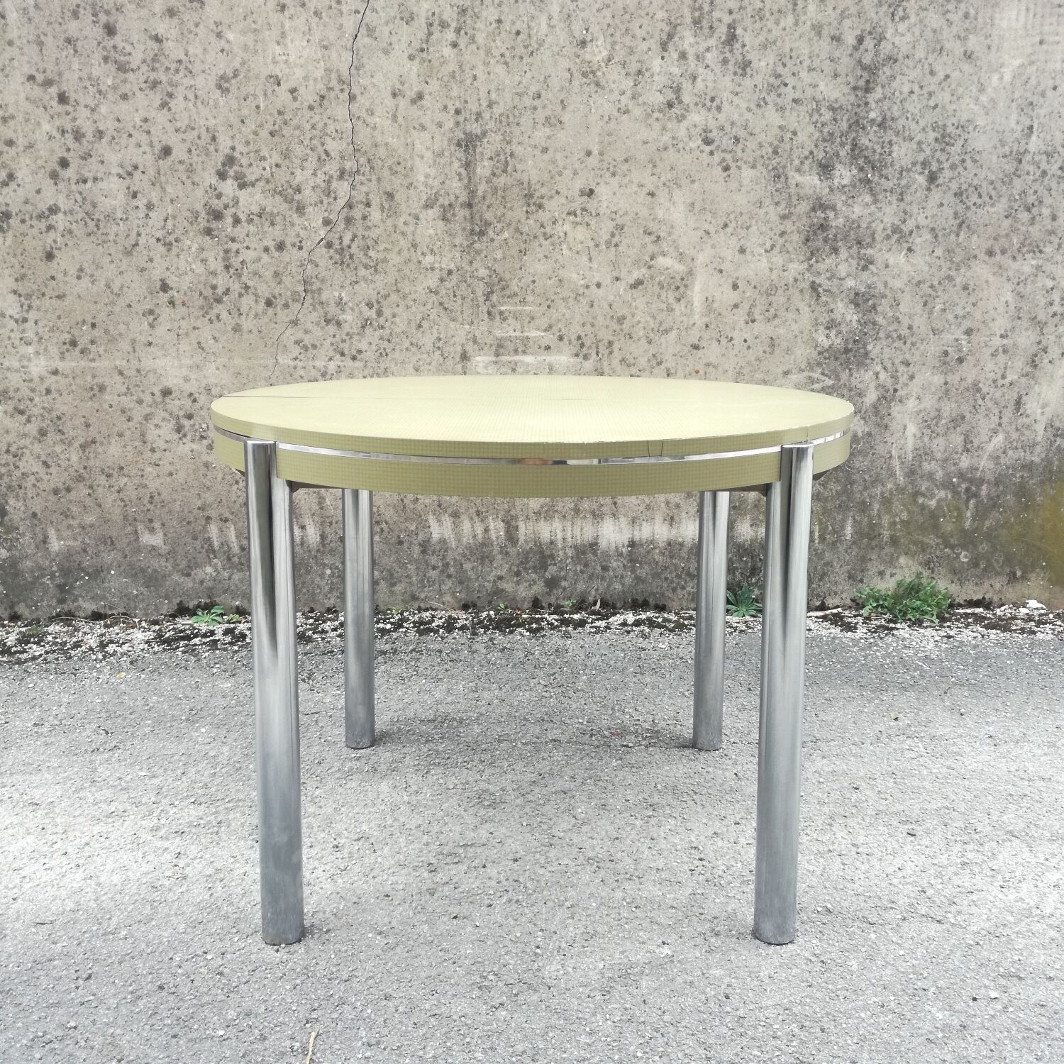 Extendable round table, gingham tile patterns late 1970 - Ø100