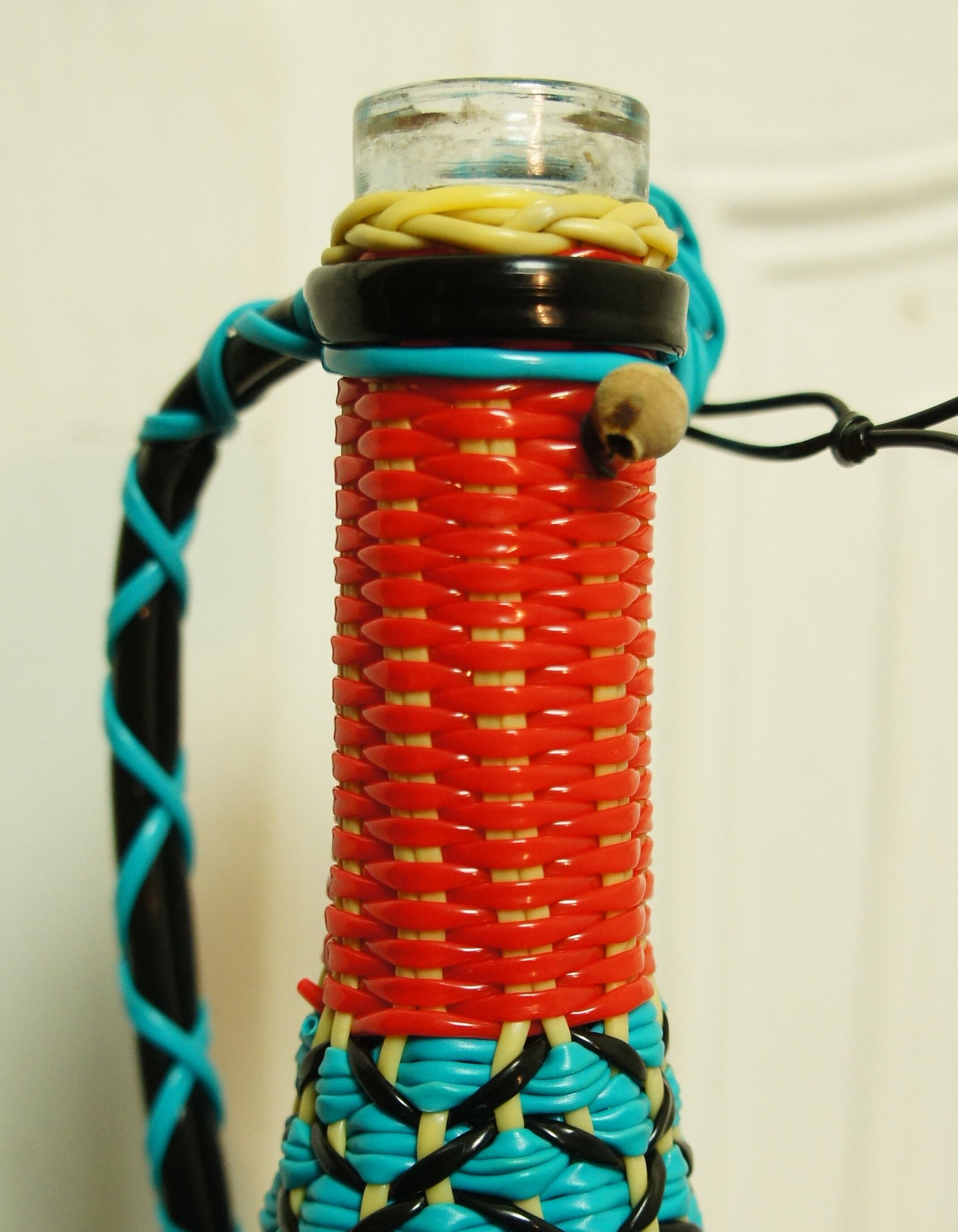 Scoubidou bottle