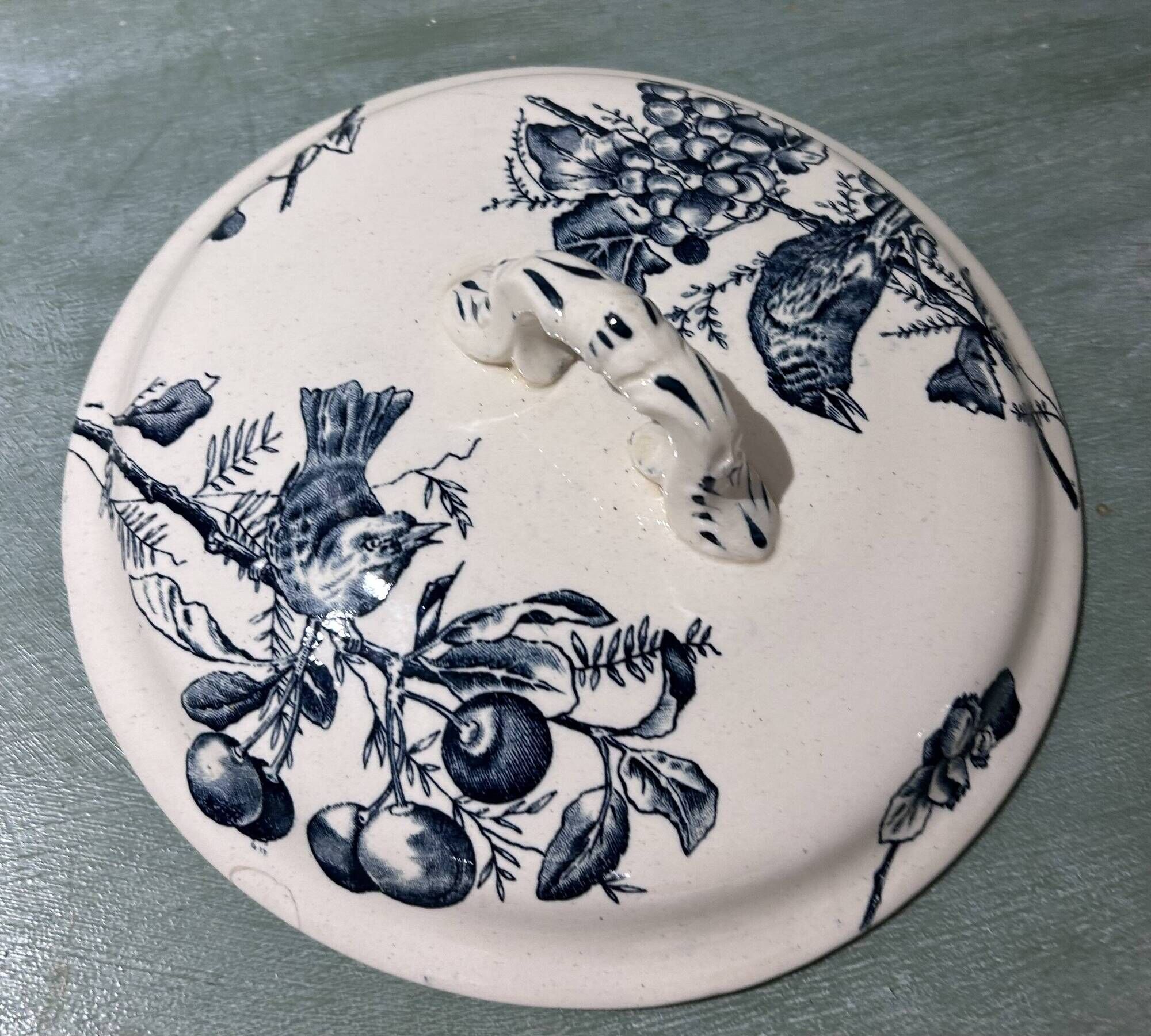 Antique soup tureen, late 19th century.