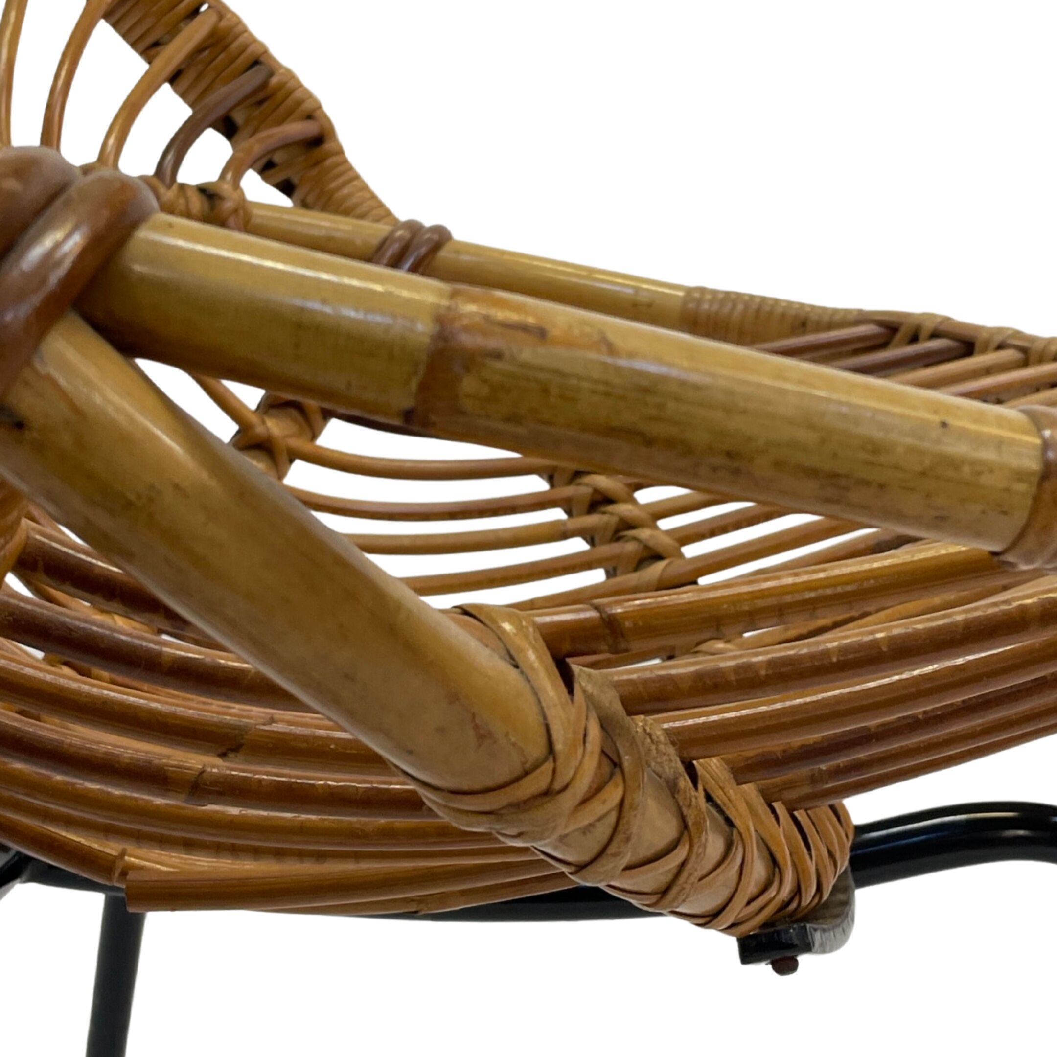 Tripod Rattan easy chair by Dirk van Sliedregt Rohe Noordwolde 1960 in the Netherlands