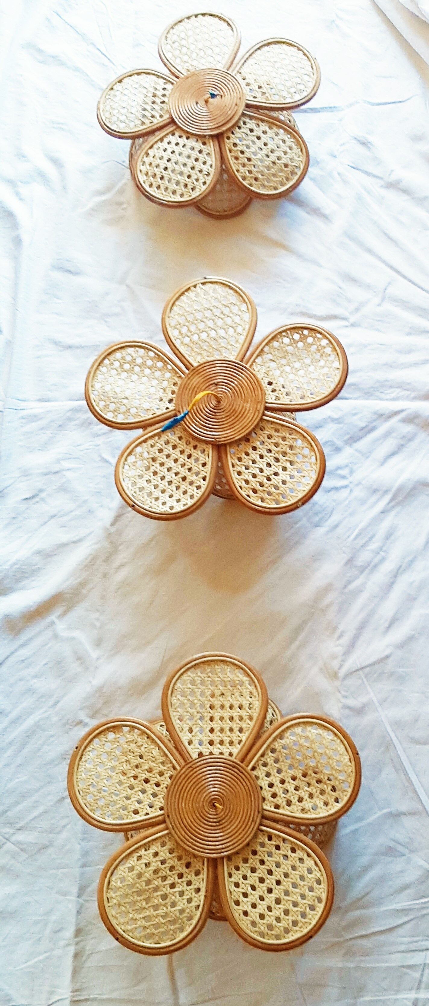 3 hanging lamps in rattan 1980s, rattan and braiding