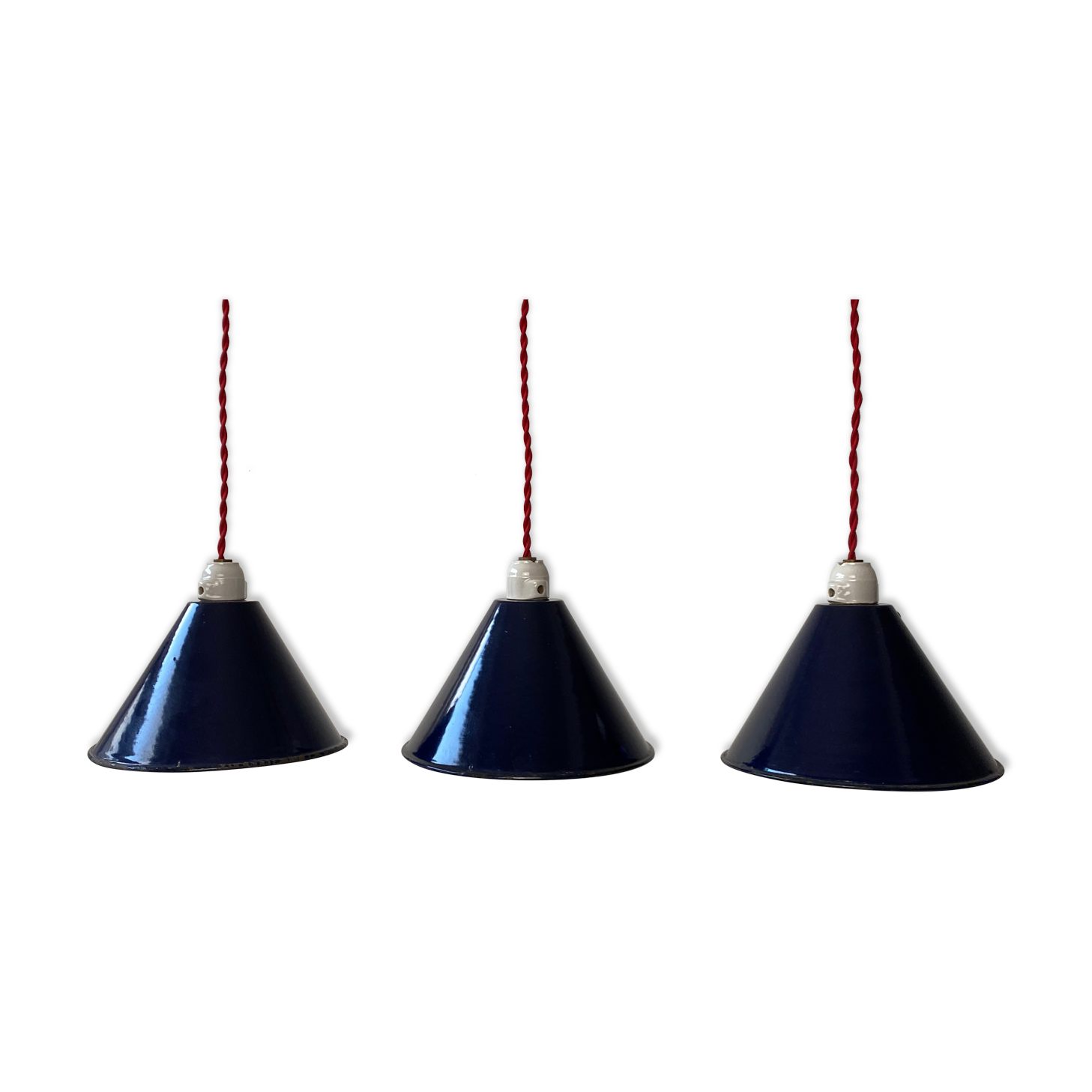 Lot 3 old blue conical enamel suspensions