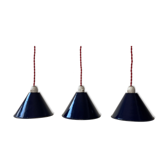 Lot 3 old blue conical enamel suspensions