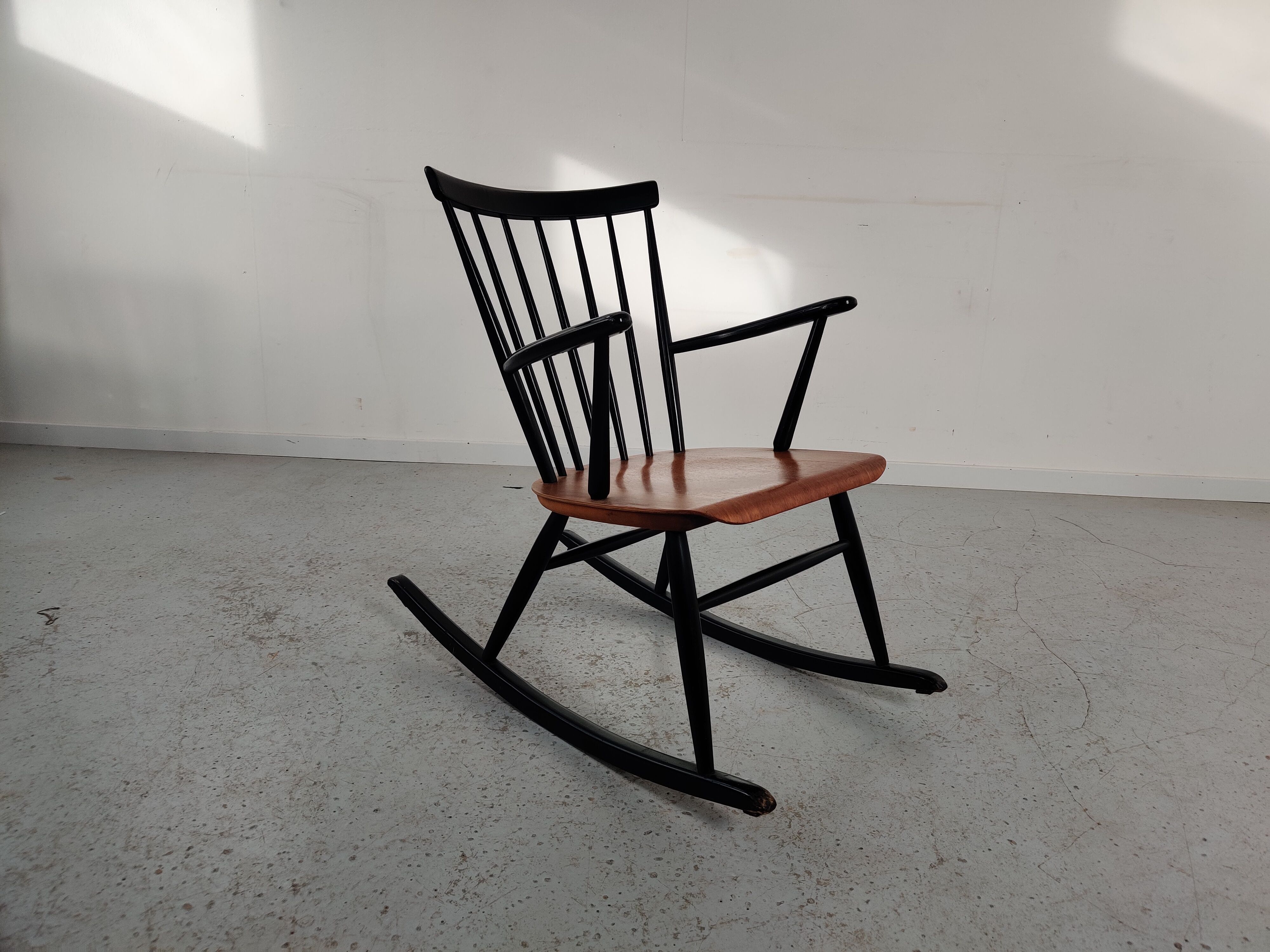 Rocking scandinavian vintage chair, 60s