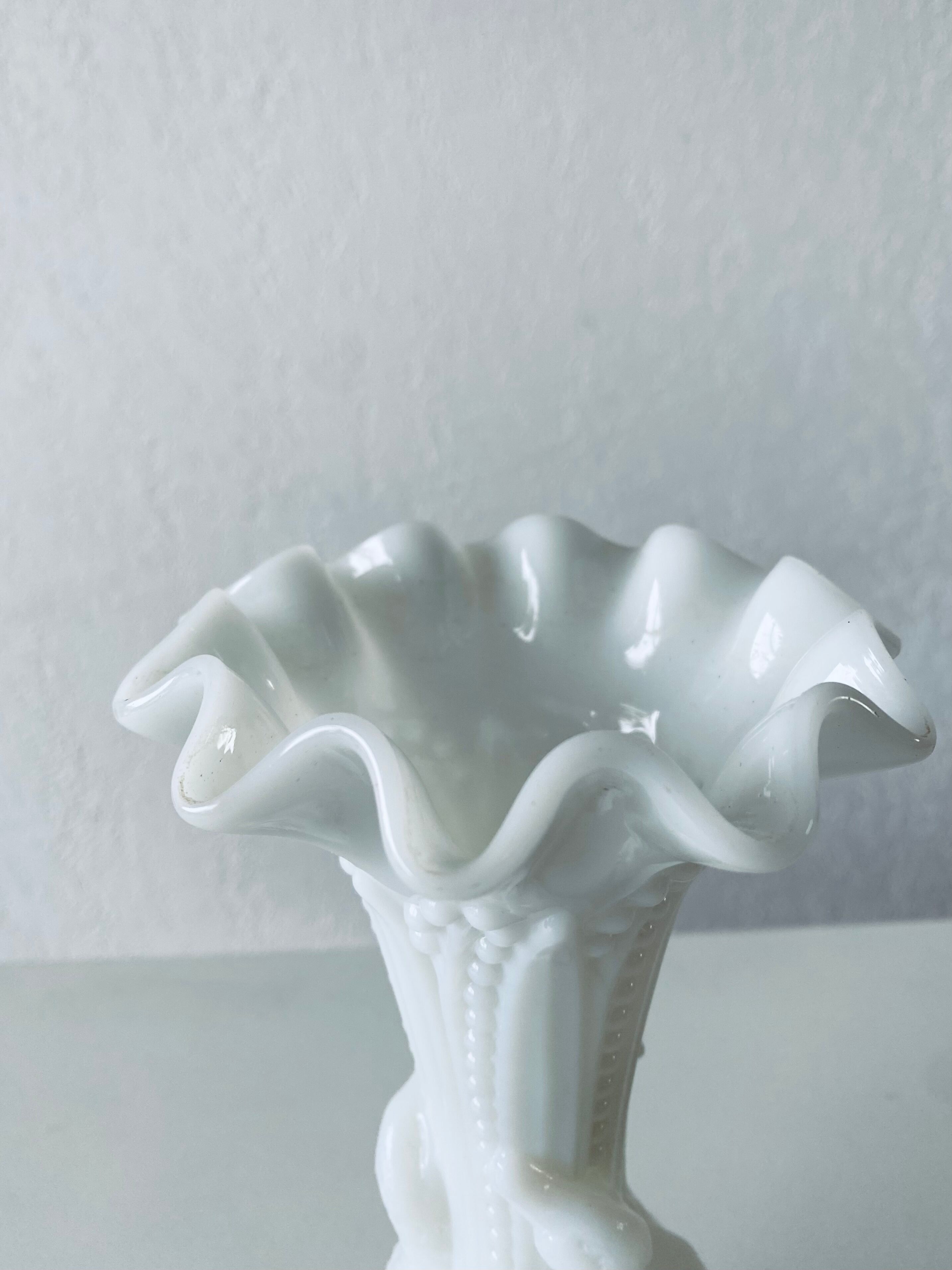 White opaline vase decoration geese