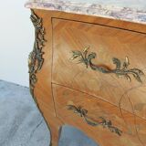 Louis XV chest of drawers in rosewood marquetry