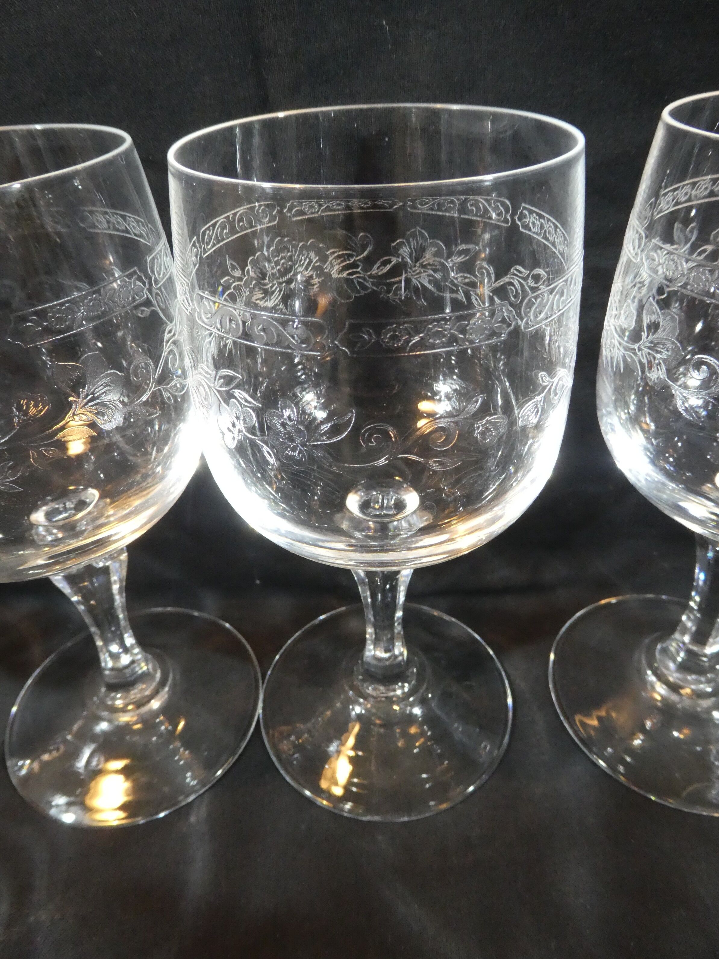 9 crystal wine glasses