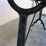 Bistro table pite cast 1900 Paris