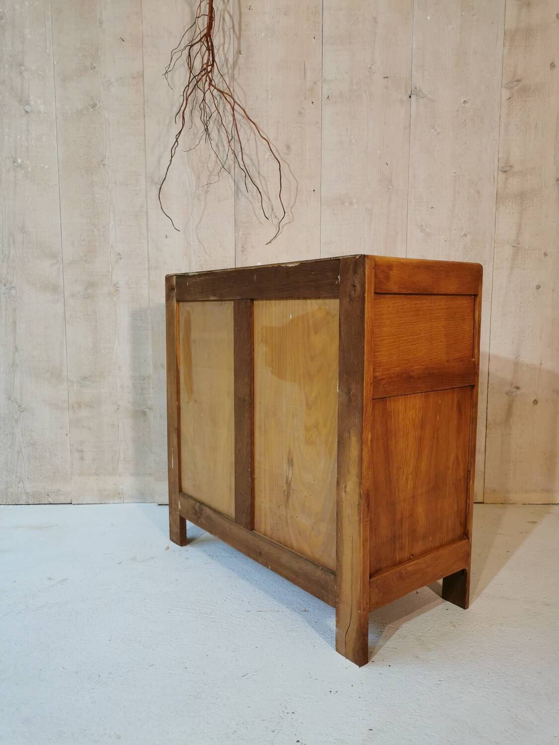 Oak chest of drawers