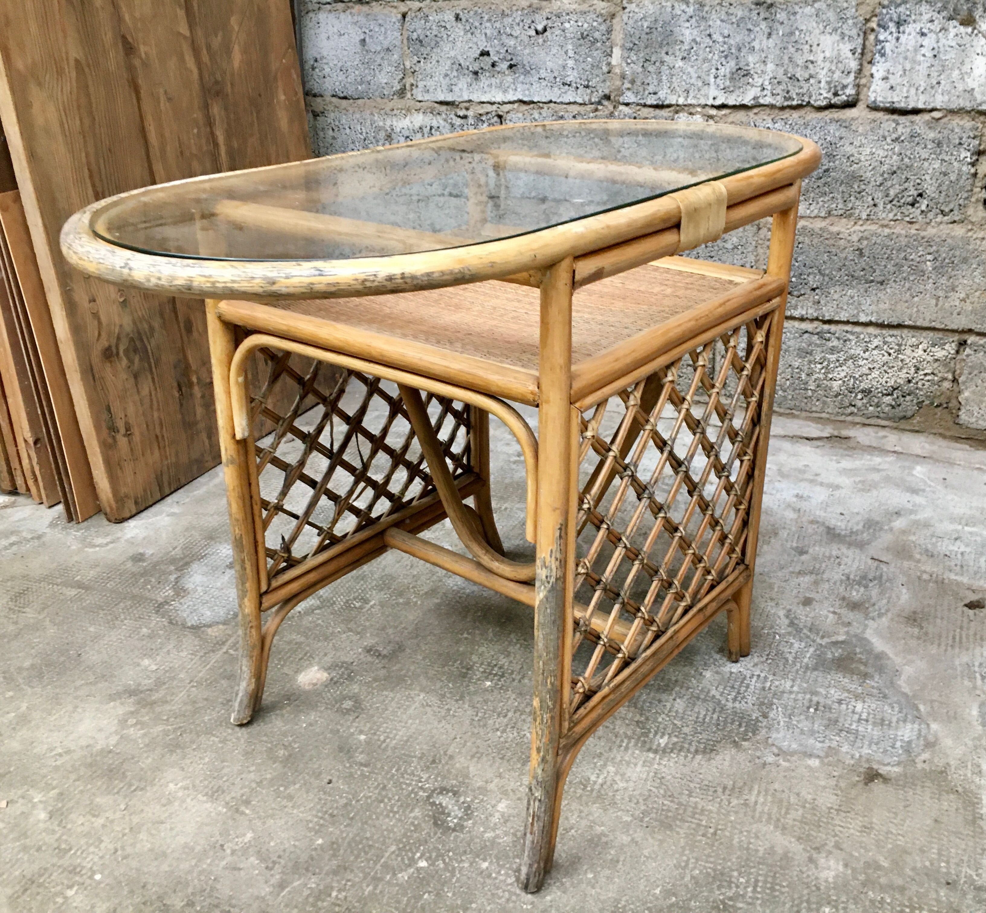 Table de repas à manger en verre et rotin